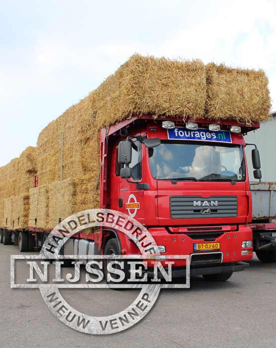 dubbele-wagen-grote-balen-tarwestro-nijssen